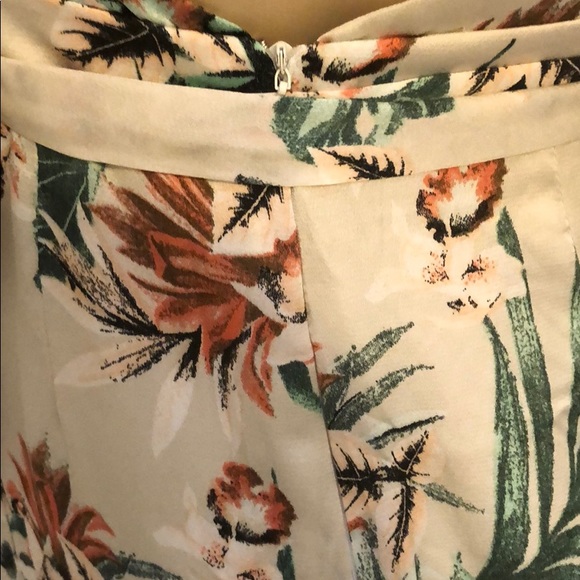 CREAM FLORAL JUMPSUIT - Picture 6 of 7